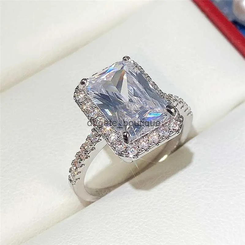 Engagemang bröllopsringar Emerald Cut Imitate Diamond Promise Ring Lovers Gift Silver Moissanite Ring for Women Bridal Party Jewelry