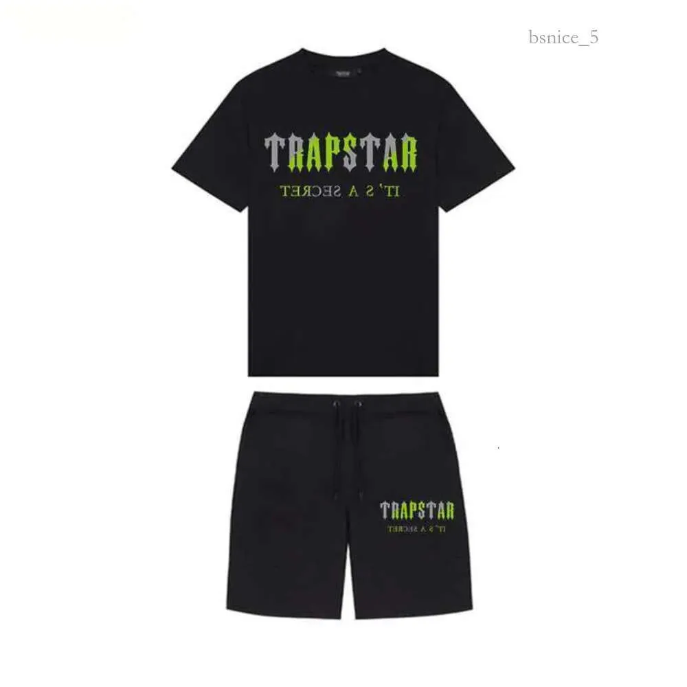 Trapstar Survêtement T-shirts pour hommes de haute qualité 2024 Nouvel été T-shirt en coton imprimé Hommes Shorts de plage Ensembles Streetwear Survêtement Vêtements de sport pour hommes Trapstars 911