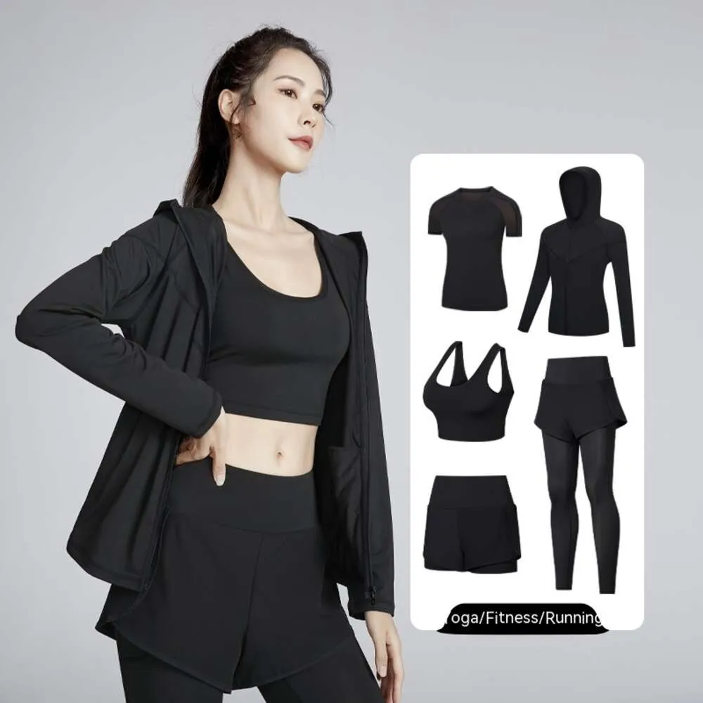 Lighing Shipment Yoga Suit Set for Women's Sportswear Gym Morning Professional High-end Fashion Running Quick Drying Clothes in Spring, Autumn, Summer, and