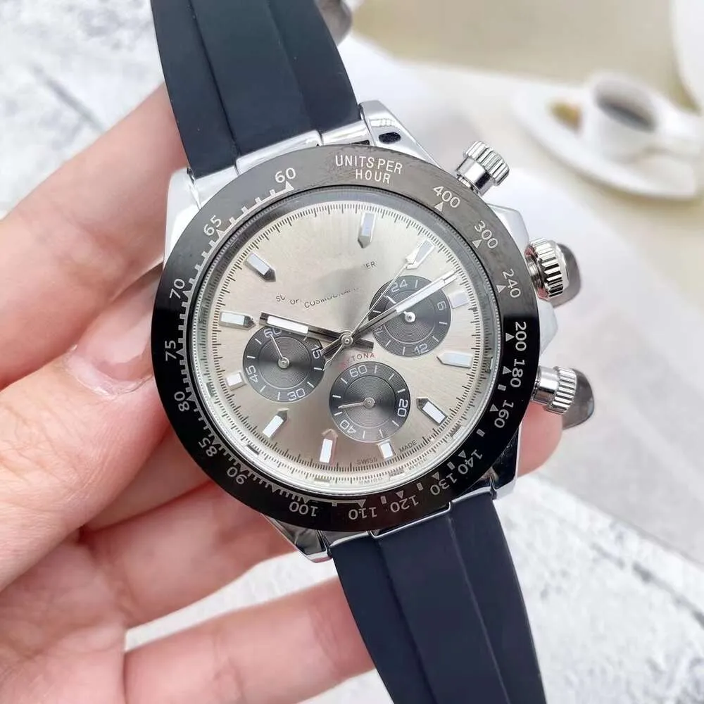 Montre pour hommes Laojiaditong à trois yeux et six aiguilles avec bande à quartz et ceinture en acier