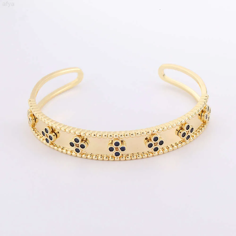 Vente chaude véritable plaqué or Zircon fleur ouverture bracelet complet pour les femmes