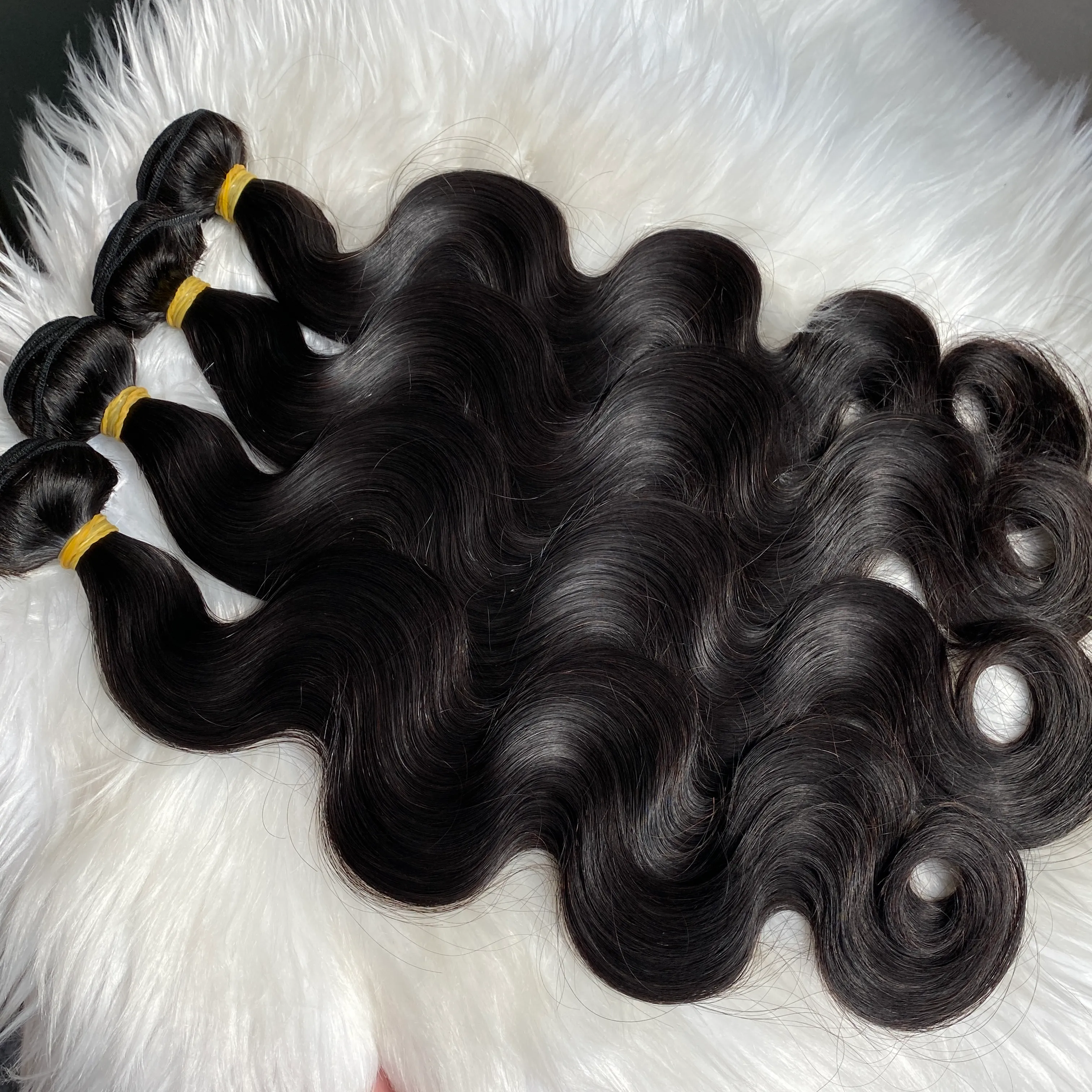 Glamorous Good Quality Virgin Malaysian Human Hair 3 Bundles  display picture 3
