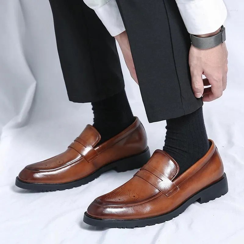Scarpe eleganti Moda classica da uomo in pelle da lavoro Slip-on Mocassini da ufficio per matrimoni sociali Neri da guida