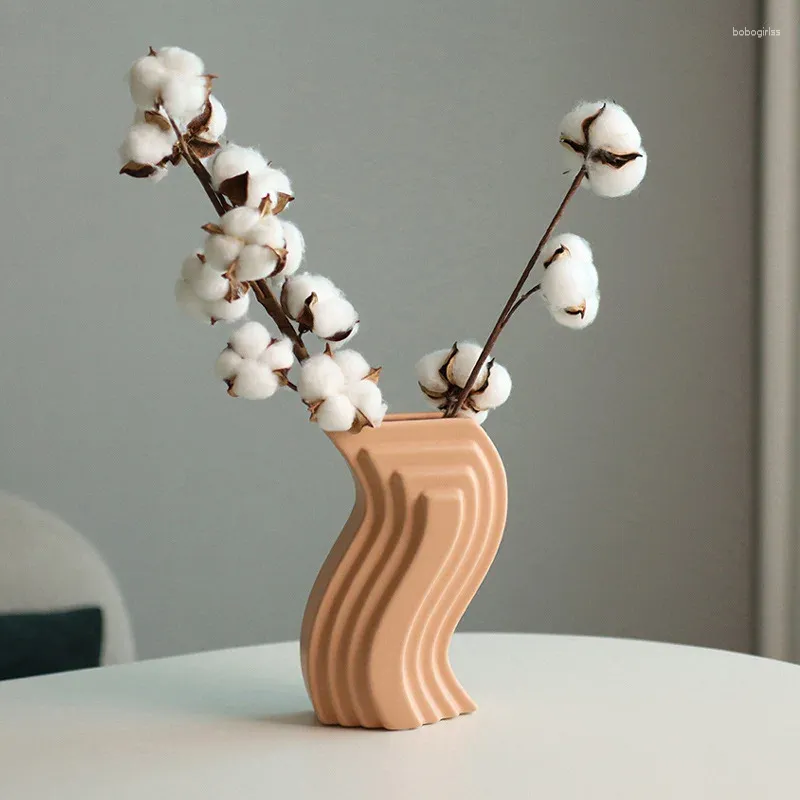 花瓶クリエイティブモダンミニマリストの幾何学セラミック花瓶の装飾