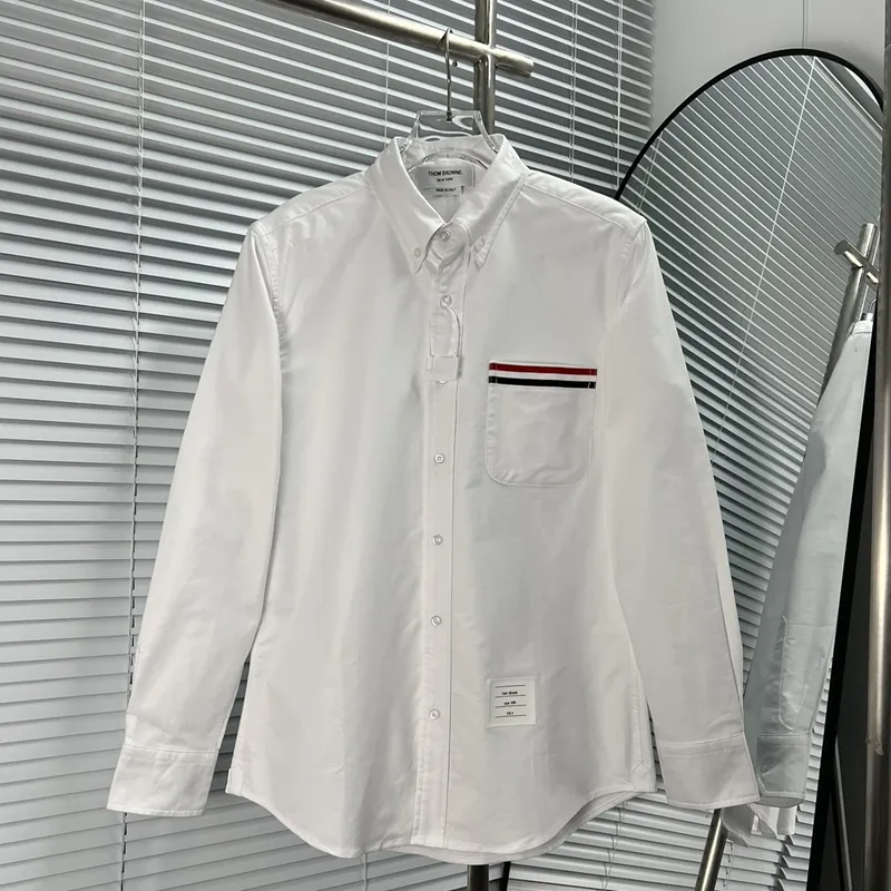 Versão alta com bolso no peito vermelho, branco, azul com alça de tecido casual camisa branca masculina