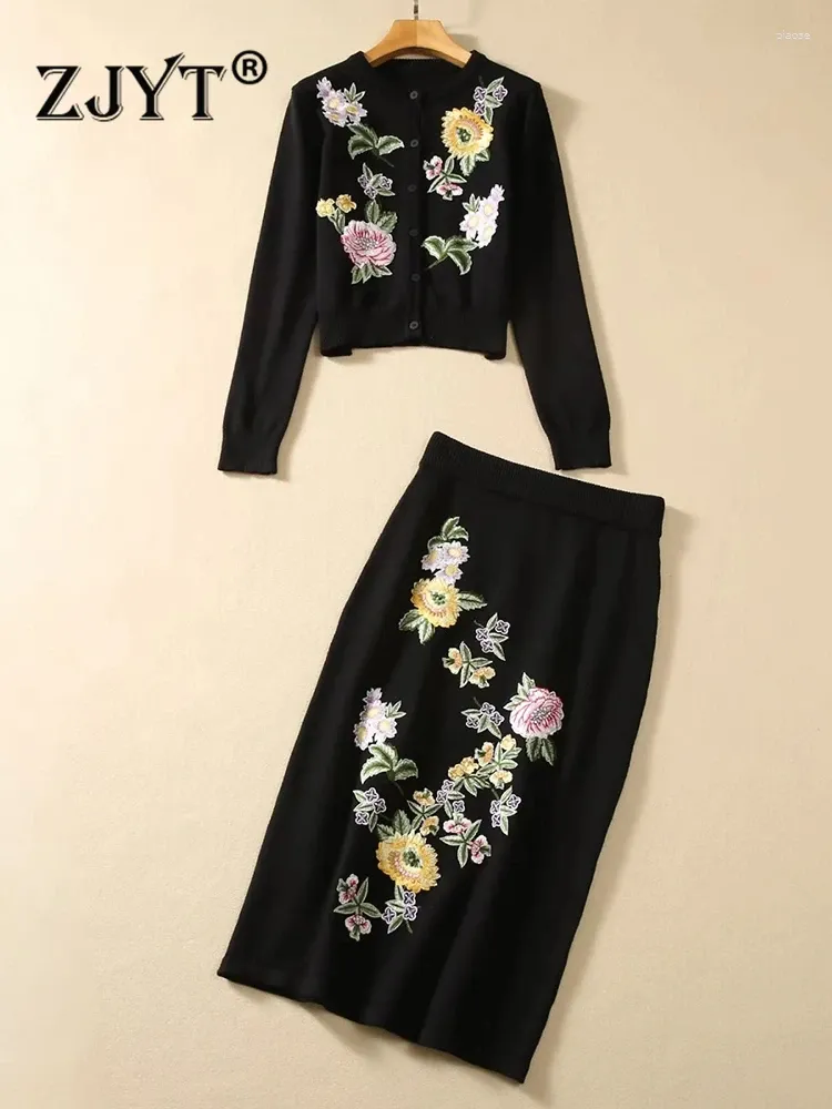 Robes de travail ZJYT automne hiver piste robe tricotée ensembles deux pièces pour les femmes 2024 mode broderie florale pull jupe costume tenue noire