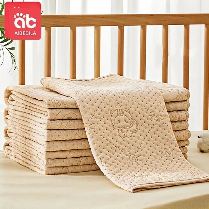 Mata zmieniająca pieluchy Aibedila dla przedmiotów dla niemowląt łóżeczków Urodzony w umywalnym oddychaniu kolorowy bawełniany pieluszek AB6500 240322
