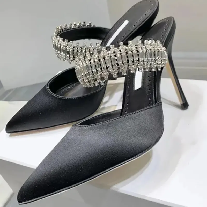 Chaussures de créateurs Fashiong Whit Satin Pantoufles à talons hauts Luxe Strass 9cm Femmes Banquet Robe de mariée Chaussures d'usine 35-42 avec boîte