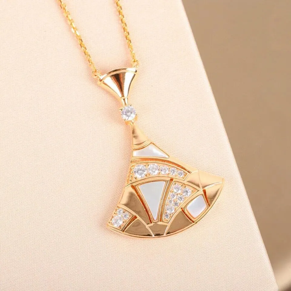 Classic 925 Pure Silver White Fritillaria Dress Pendant Necklace Female Fashion Brand Premium Craft Wedding Luxury Jewelry Gifts 240311