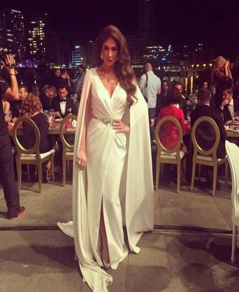 Nancy Ajram Split Evening Dresses 2016 مستوحاة من Zuhair Murad مع حزام معدني و Cape Celebrity Dresses Evening Wear6266832