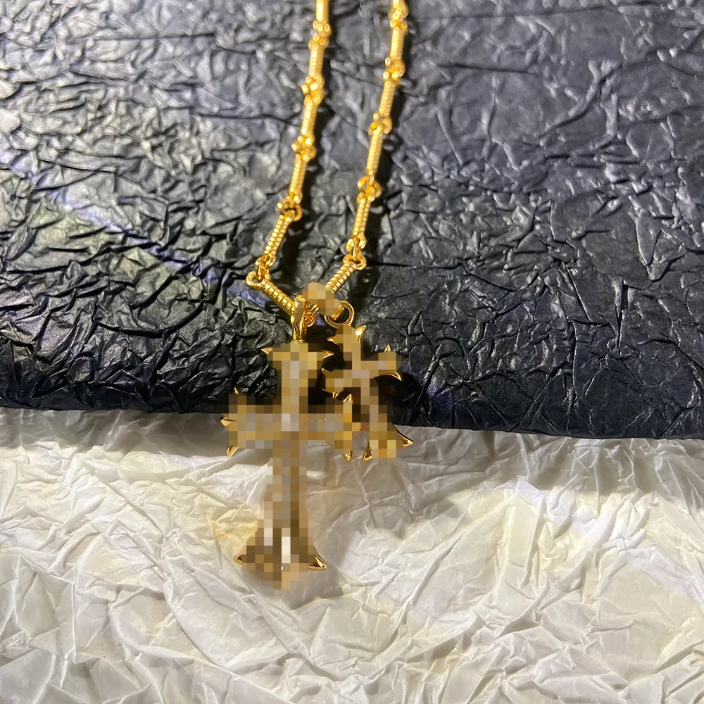 Colliers pendentif de créateur unisexe, collier Double croix, pendentif en or de luxe léger pour hommes et femmes, collier de couple