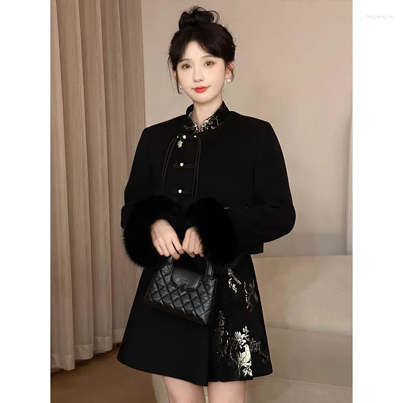 Arbetsklänningar kinesisk stand collar coat kjol tvådelar set kvinnor mode tryck plysch splice enkelbröst temperament smal vinterdräkt
