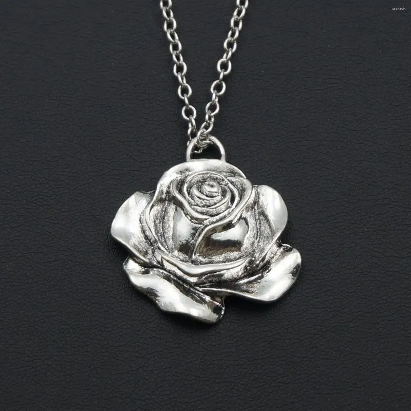 Catene Collana da Donna con Charm Vintage Rosa: Elegante Idea Regalo