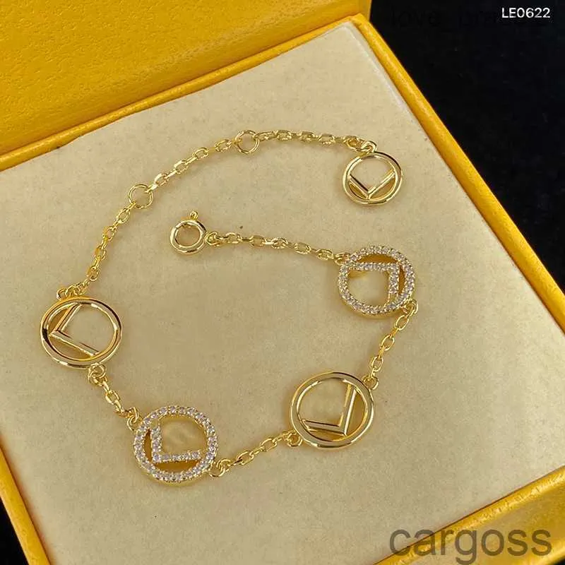 Luksusowa biżuteria projektanci urok Bransoletka do damskiej mody litera fasher f Designer Gold bransoletki