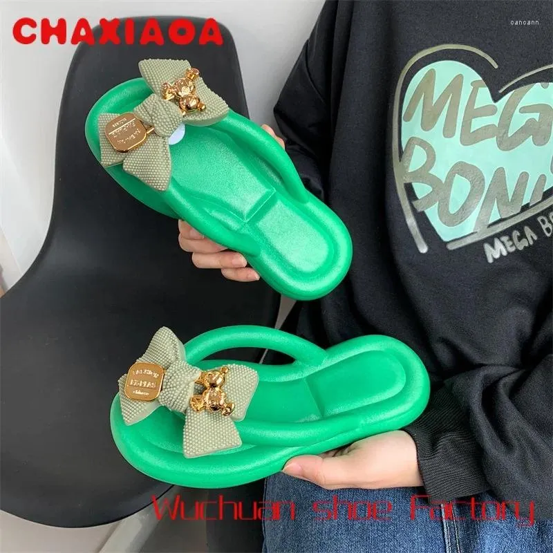 Slippers 2024 Summer Decorative Sandals Women's Bow Clip Toe Wear Fashion Pendant Small Bear Flip Flop