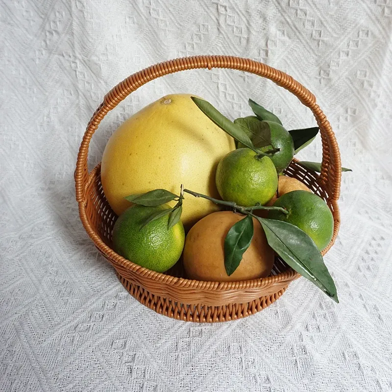 Manden Draagbare fruitmand Picknickopslagmand Imitatie rotan geweven winkelmand Kerstcadeaumand Outdoorbenodigdheden