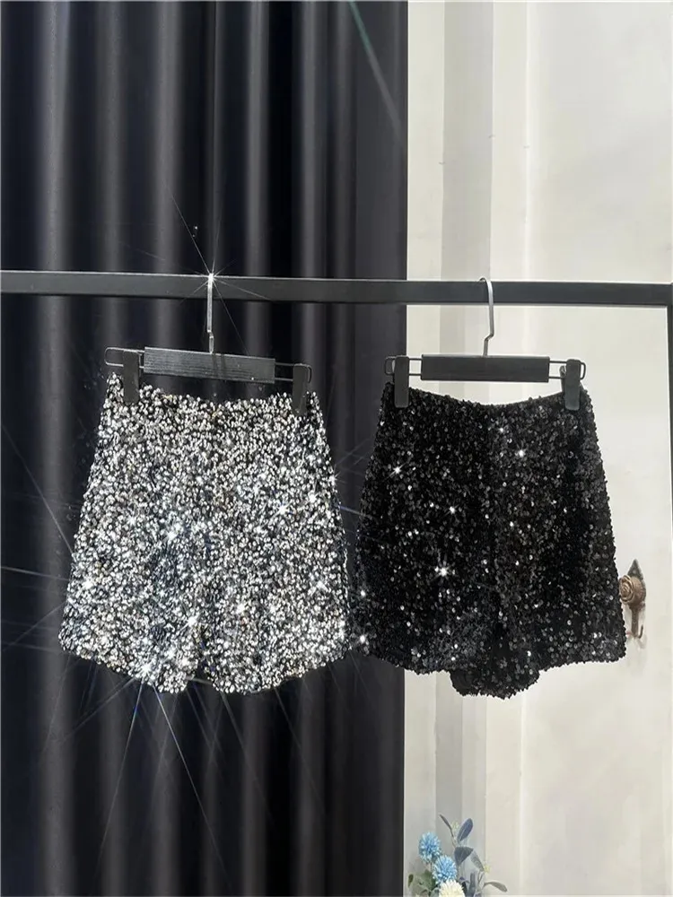 Mode noir velours Shorts pour femmes brillant paillettes polyvalent pantalon court femme Chic Clubwear Shorts solide pantalon haute rue 240320