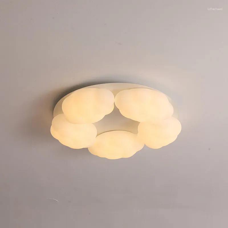 천장 조명 어린이 룸 램프 네트 레드 클라우드 크리에이티브 북유럽 램프 현대 미니멀리스트 소년과 소녀 따뜻한 침실