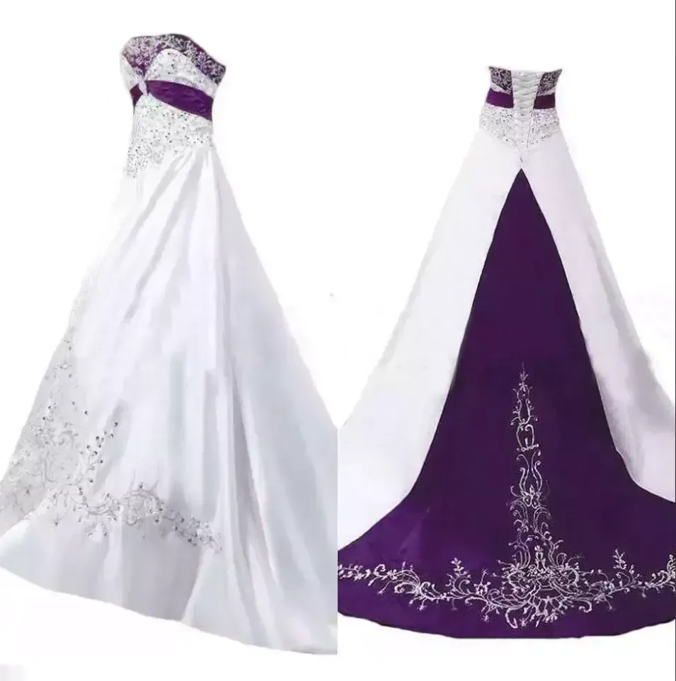 Vintage White and Purple A Line Wedding Dresses Strapless Satin Pärlad spetsbroderi sveptåg plus storlek bröllopsklänningar med korsett BC14903