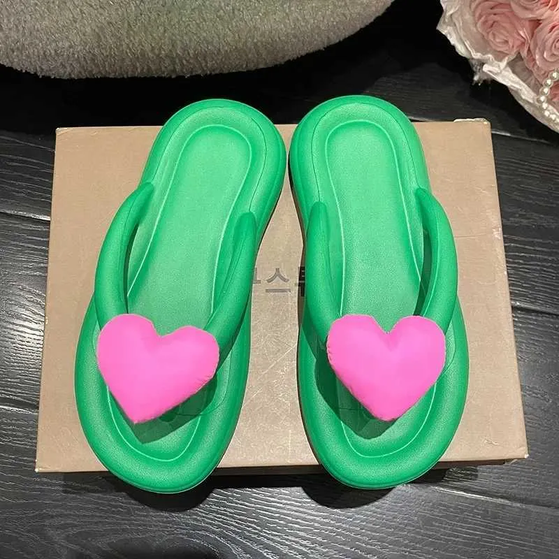 Tofflor tofflor Rainbow Color Flip Flops Women Outwear 2023 Summer New Heart Beach Soft Sole Indoor Paltform Eva Home Wear Shoes H2403267VLW