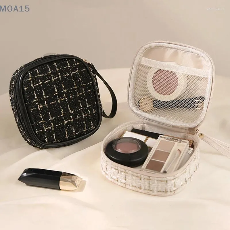 Bärbara förvaringspåsar Kvinnor Mini Cosmetic Girls Makeup Lipsticks Pouch Sanitary Pads Data Cables Organizer Small Bag