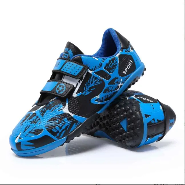 Hot Sale Fashion Children Football Shoes Soccer Cleats Kids Futsal