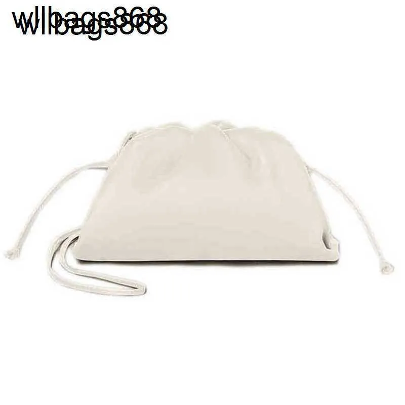 Bottegvenetas Pouch Handbag Designer Bag the 2024 Leather Cloud Wrinkled Dumpling One Shoulder Messenger Hand Dumpling 9mj5