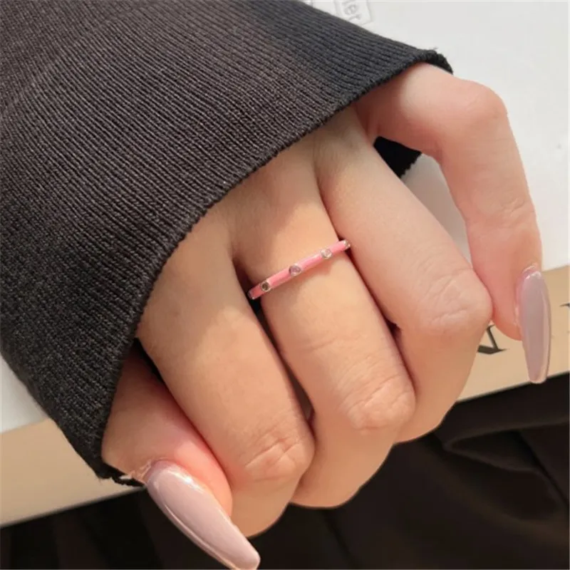 2mm färgglada diamantrosa ringar för kvinnor 925 Sterling Silver Designer Ring Woman 5A Zirconia Luxury Jewelry Casual Daily Outfit Travel Girl Gift Box Storlek 5-9