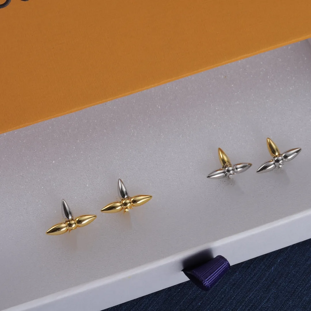 Luxuriöse goldene Kleeblatt-Ohrringe für Damen, Designer-Ohrringe, nie verblassend, 18 Karat, modisch