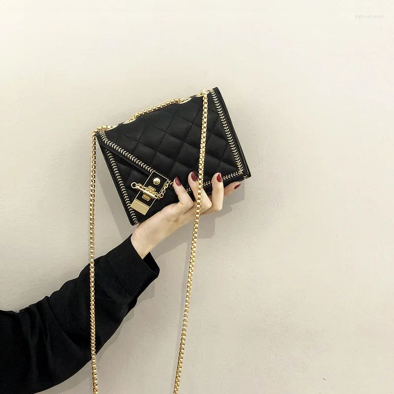 Сумки на плечо, женская сумка, модная Высококачественная сумка-мессенджер из искусственной кожи, черно-белая металлическая пряжка, маленькая квадратная классическая женская сумка