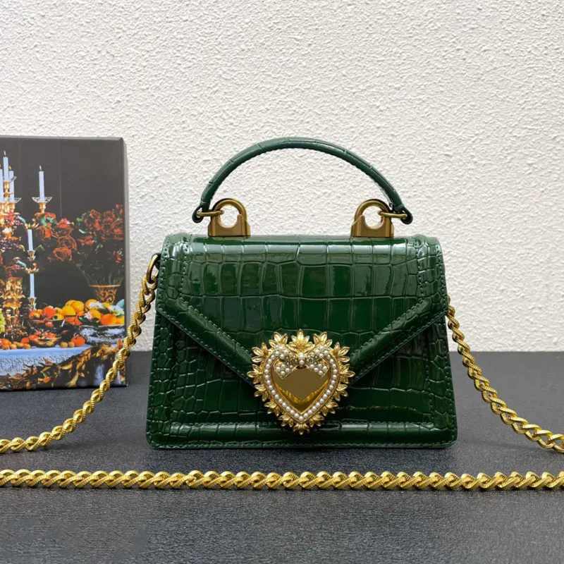 Designer de luxo sacola de alta qualidade couro genuíno crocodilo padrão corrente bolsa de ombro moda metal coração arco mini cruz corpo saco das mulheres bolsa verde