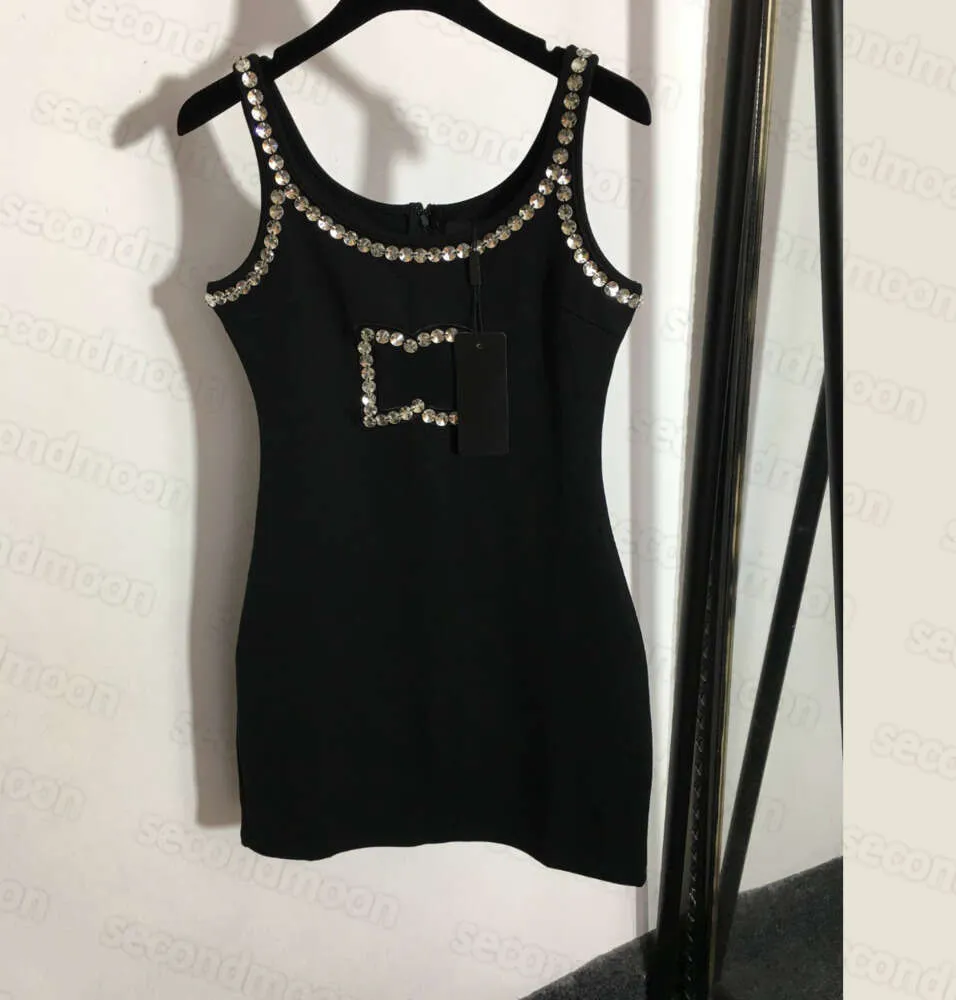 Błyszcząca krineston seksowna sukienka kobiety bodycon sukienki klubowe czarny projektant oddychający moda odzież888
