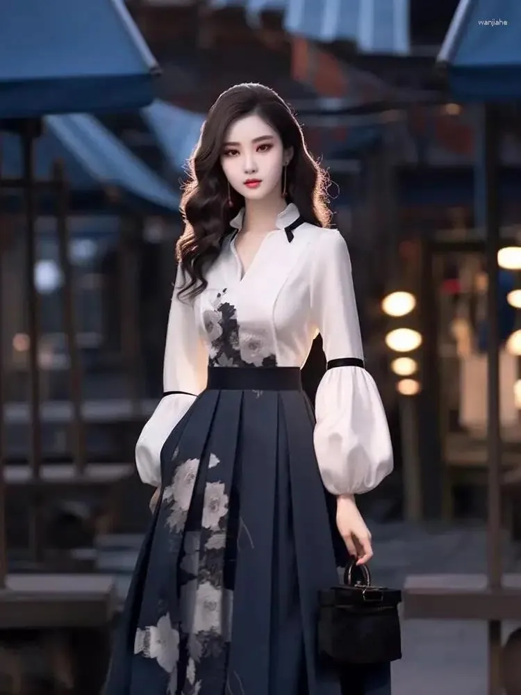 Arbetsklänningar kvinnors kjol set långärmad blus topp höst våren high end kinesisk elegant temperament show tunt tryck