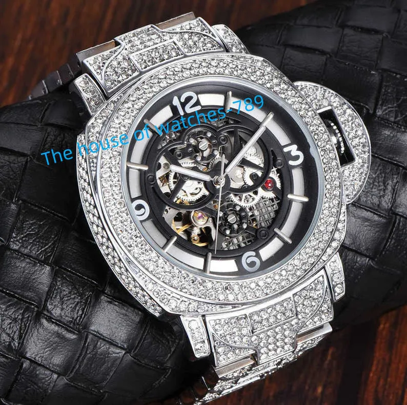 Hip Hop Jewelry Diamond Watch Men rostfritt stål Handinställning Iced VVS Moissanite Watch