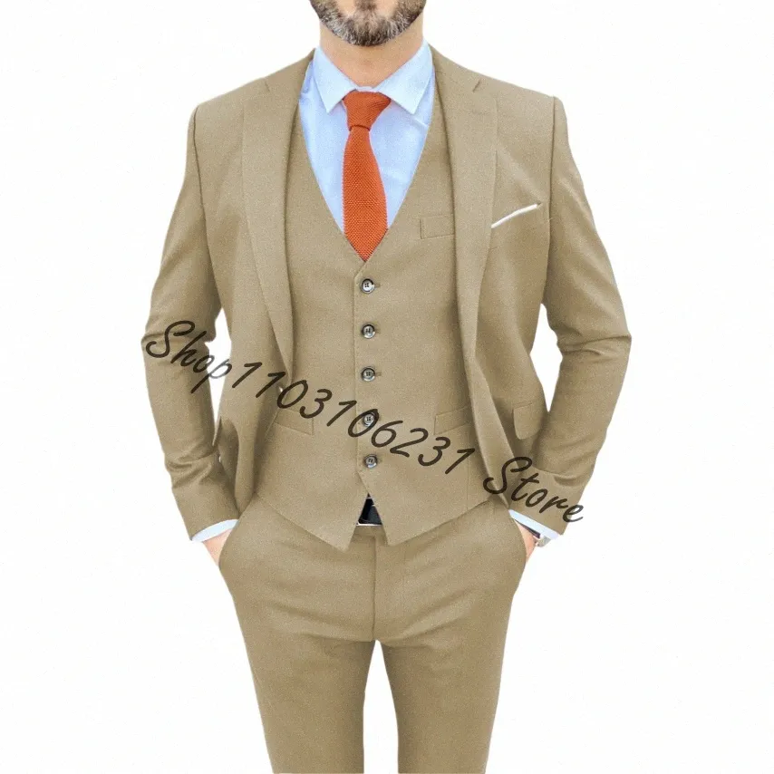Wysokiej jakości mężczyźni garnitury beżowe 3 sztuki Slim Fit Suits na wesele imprezę na bal mat