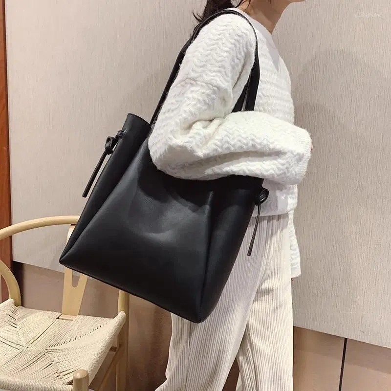 Bag 2024 Spring Trending Classic Plush Totes Women's Handbag Casual High Quality Pu Leather Shoulder Bags Designer