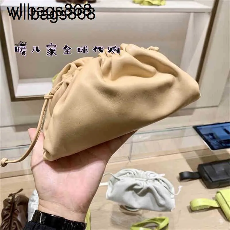Bottegvenetas Pouch Designer Handbags Baodiejia Thepouch Cloud Bag Mini Messenger Handbag Womens Genuine Leather V6fa