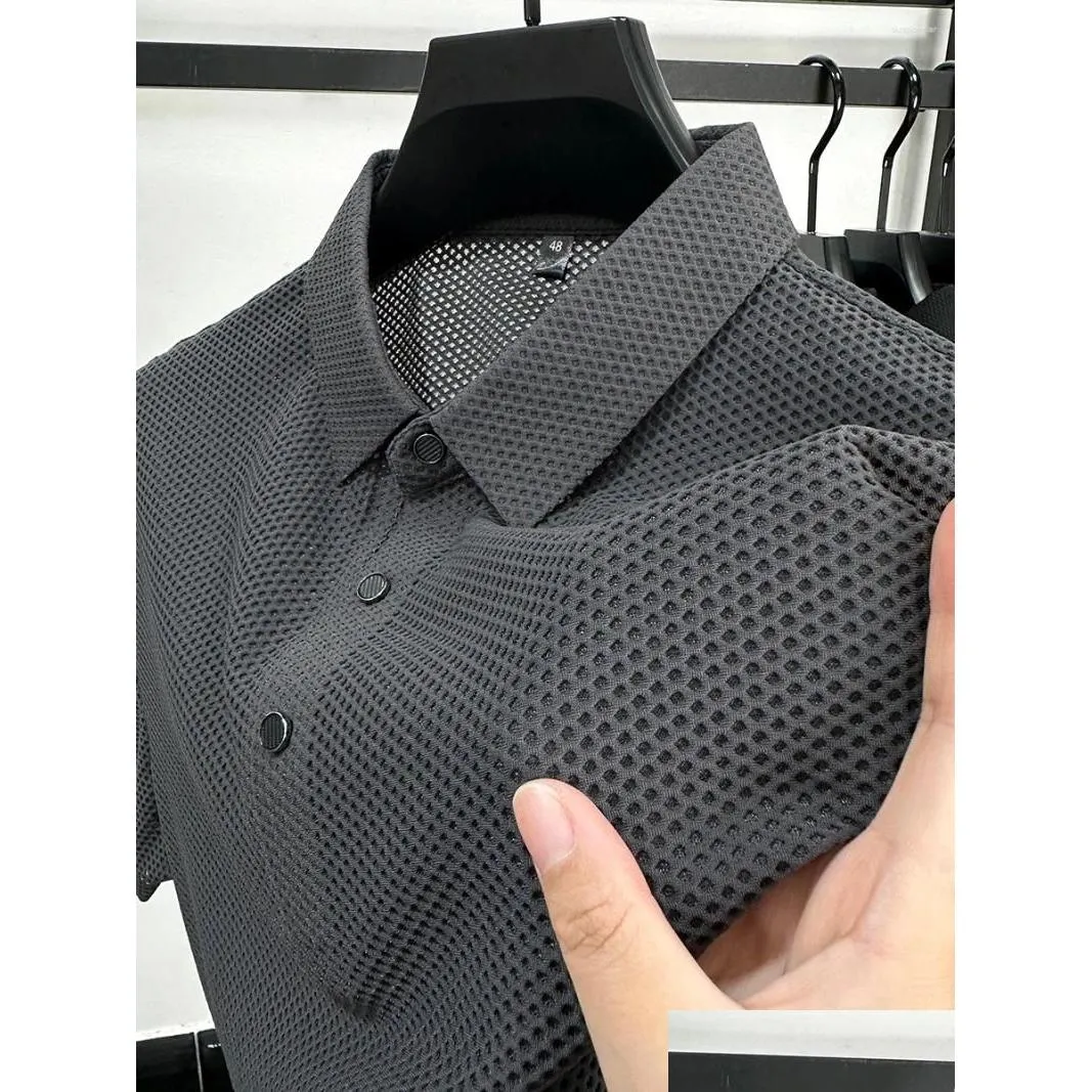 Polos pour hommes S Light Luxury T-shirt à manches courtes 2024 Été Moyen-âge Couleur Solide Respirant Mesh Business Casual Shirt Drop Deliver Otk5O