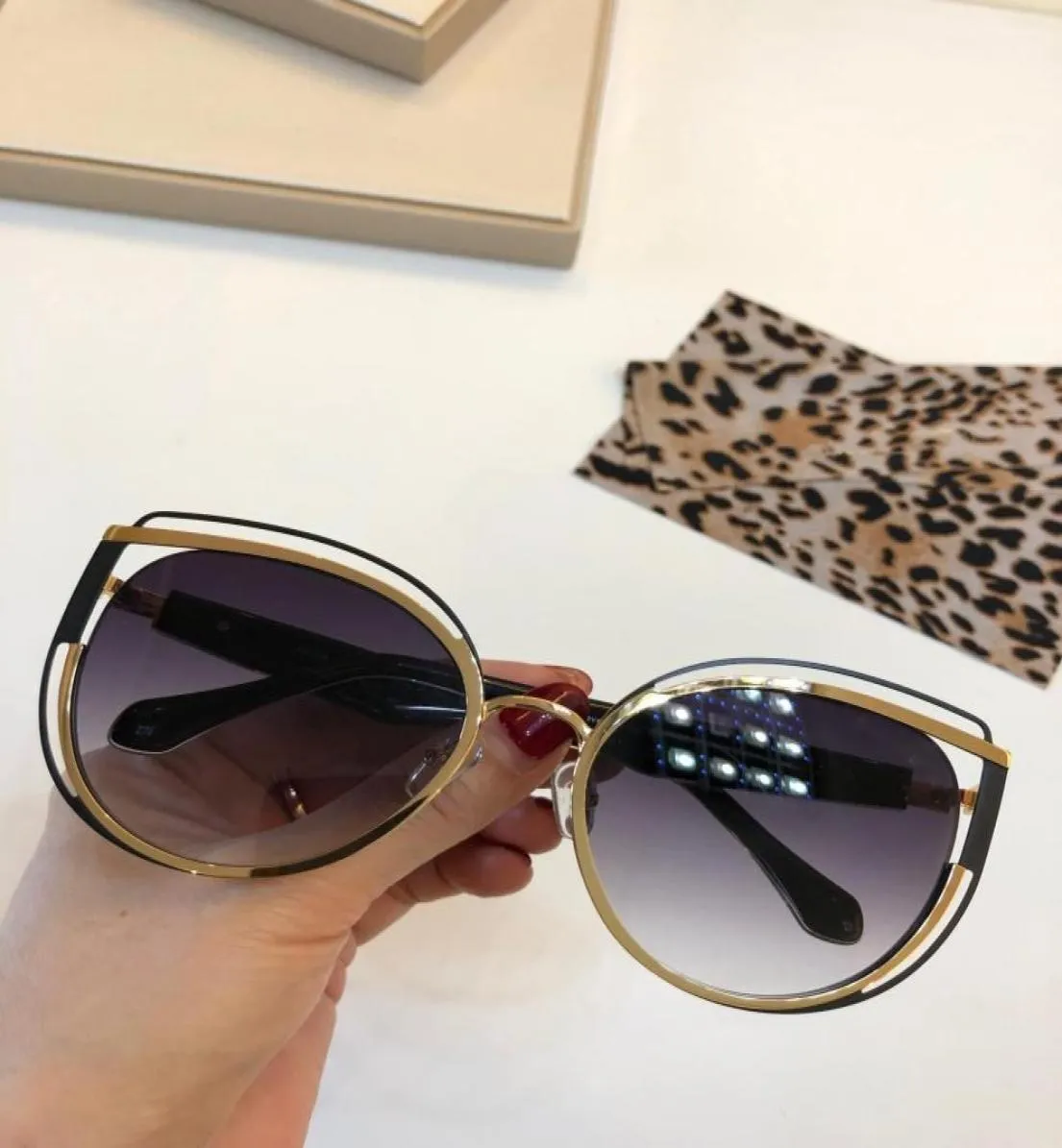 Luxurywomen Designer Roberto Dark Brown Snake Print Gold Brown Solglasögon UV -skydd Rund Big Frame kommer med CASE5203055