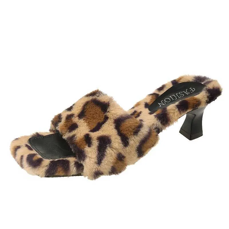 Pantoufles Pantoufles ot vente dames Soes 2024 été rue mode femmes imprimé léopard Sexy Stileo moderne Pantuflas De Mujer H240326203C