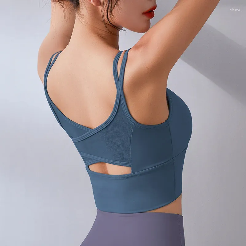 Camisas ativas roupas íntimas esportivas yoga lindas costas cruzadas à prova de choque reunir estereotipadas e fitness sutiã de ombro fino