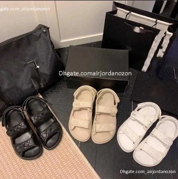 2024Designer Sandals Slipper Man Women Sandals Sliders عالية الجودة منزلقات Crystal Calf Leather أحذية غير رسمية منصة Summer Summer Beach الحجم غير الرسمي 35-40
