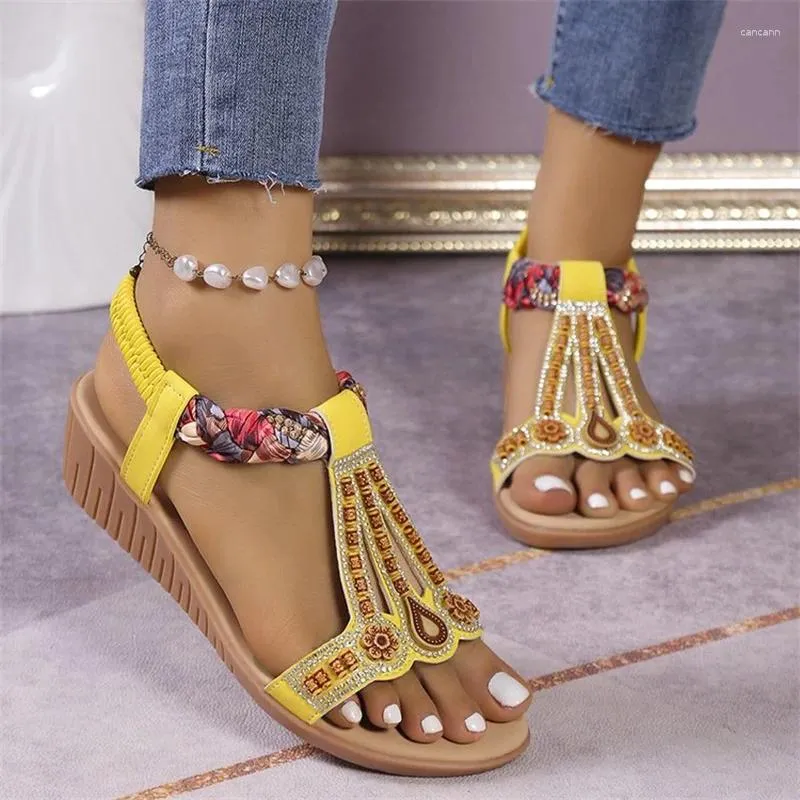 Klänningskor Fashion Ankle Buckle Wedges Sandaler för kvinnor sommar 2024 Patchwork Platform Sandles Woman Thick Sole Gladiator Sandalias Mujer