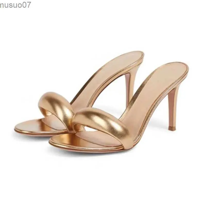 Sandals merkontwerp eenvoudige solide kleur dames slippers 2024 zomer nieuwe hoge hak zwart goud ronde hoofd dames sandalen maat 34-46L2403