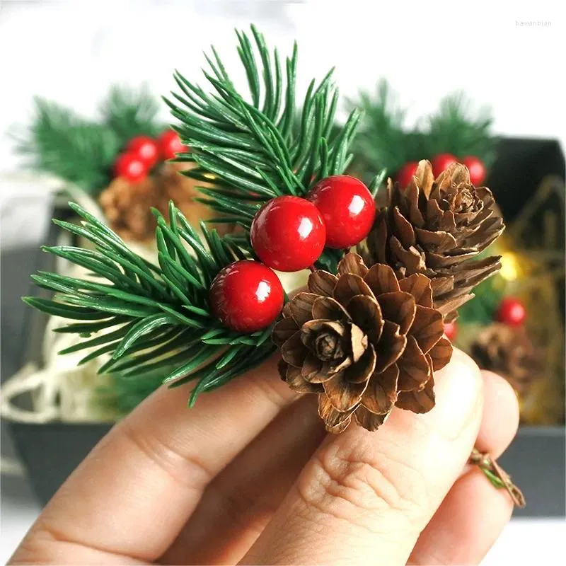 Fleurs décoratives 5 pièces branches de pin d'arbre de noël artificiel baies de noël pour décorations de couronne de bricolage emballage accessoires de boîte-cadeau