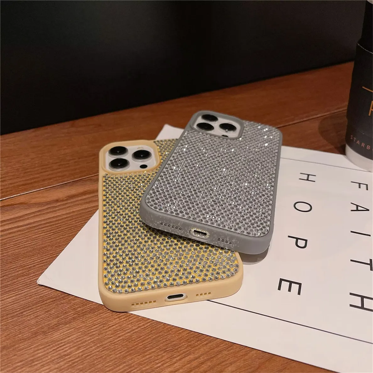 Étuis de téléphone de luxe Bling Glitter pour iPhone 15 14 Pro Max Case Designer de mode Strass Diamant Femmes Couverture arrière I 13 12 11 Samsung Flip 5 4 3 Couverture antichoc