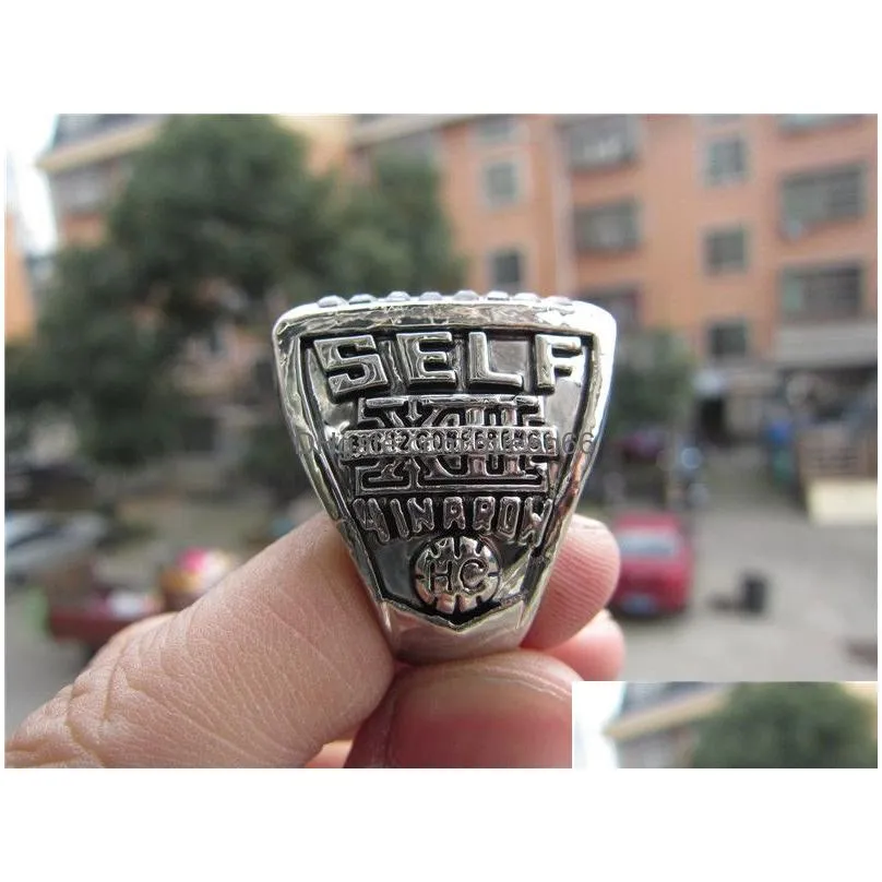 Cluster Rings 2008 Kansas Jayhawks Basketball National Championship Ring With Wooden Display Box Souvenir Men Fan Gift Wholesale 2024 Dhdgy