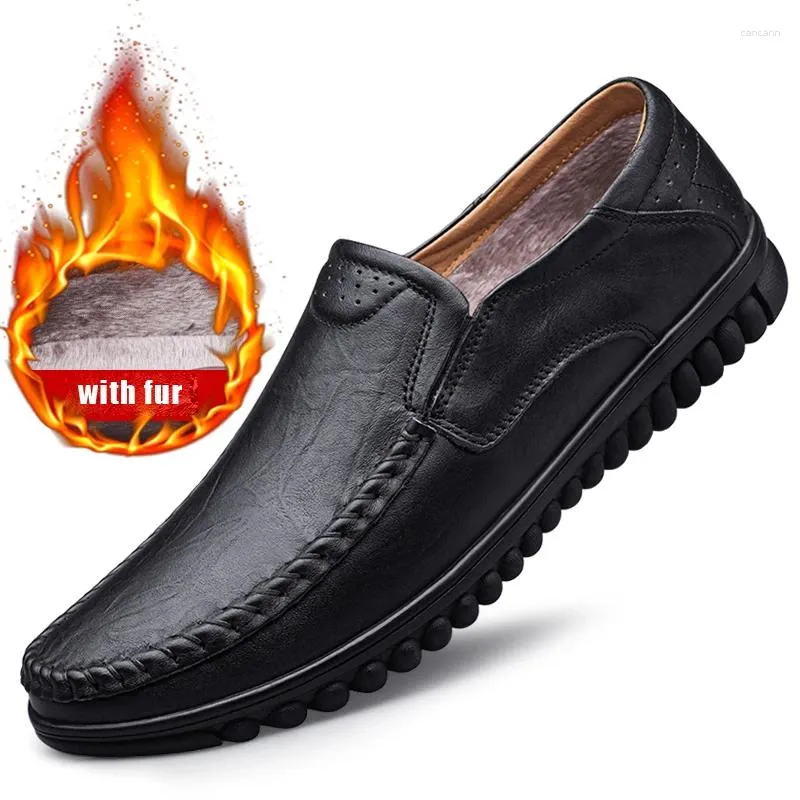 Swobodne buty zimowe pluszowe oryginalna skórzana moda poślizg na łodzi chaussures hommes moccasins Men Menafers Flats