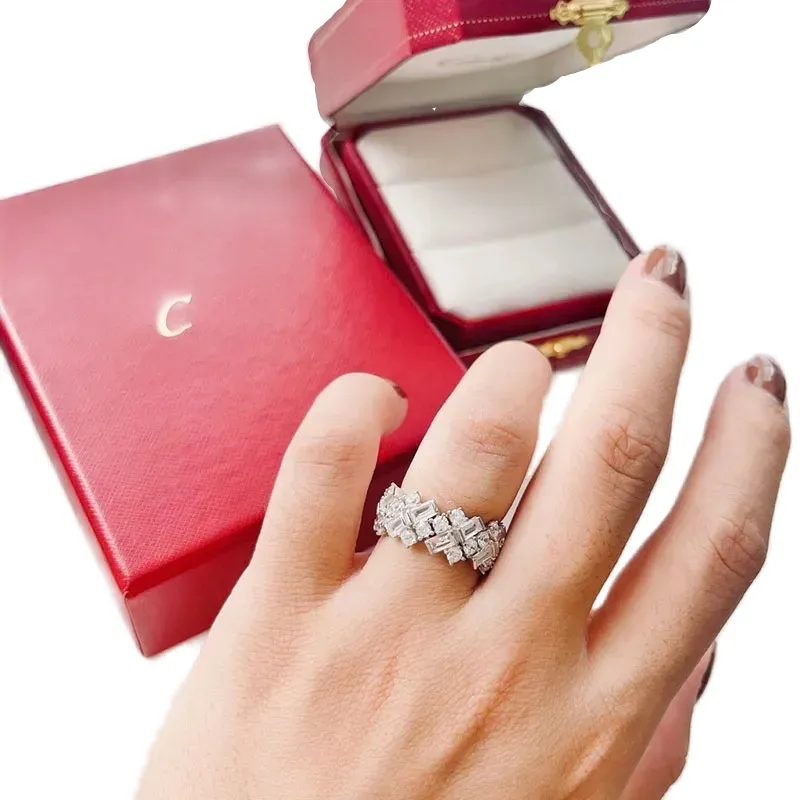 Anelli di design alla moda per gioielli da donna anello con strass da uomo in argento sterling lussuoso squisito ornamento di moda di lusso superiore zl198 H4