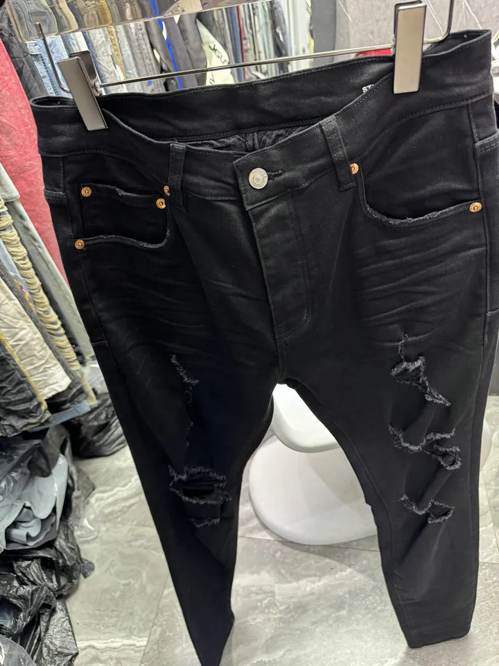 P107 Purple Högkvalitativ herr Jeans nödställda motorcykelcyklist Jean Rock Skinny Slim Ripped Hole Stripe Fashionable Snake Embroidery Denim Pants